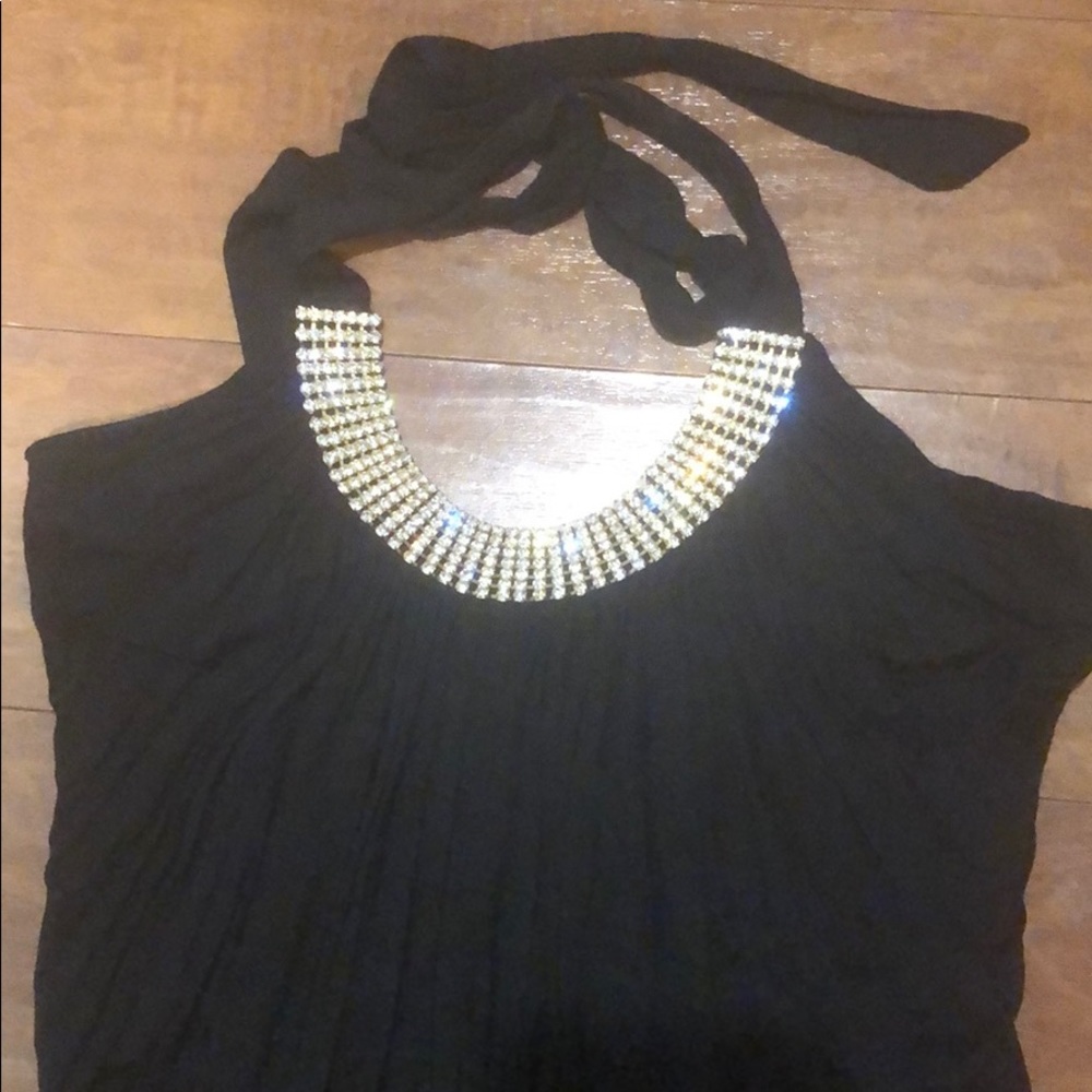 Dressy shirt with rynstones around the neck